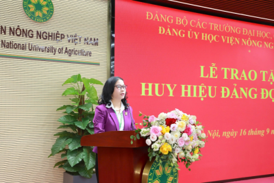 Lễ trao tặng Huy hiệu Đảng đợt 2 năm 2025
