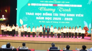 Gần 300 sinh viên Học viện Nông nghiệp Việt Nam nhận học bổng gần 1,3 tỷ đồng
