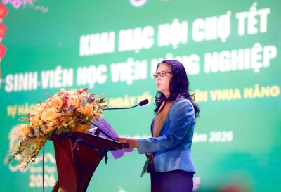 Giáo dục truyền thống văn hóa cho sinh viên qua Hội chợ Xuân